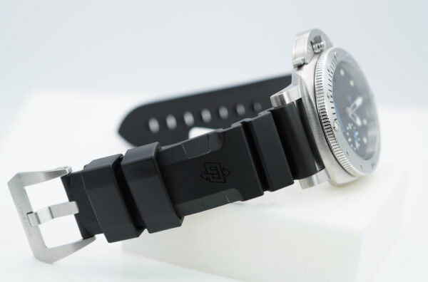 Panerai PAM 973 SUBMERSIBLE 3 DAYS STAINLESS STEEL AUTOMATIC 42MM FULL SET - Image 6