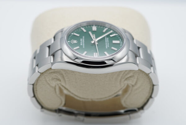 Rolex 126000 OYSTER PERPETUAL 36 GREEN DIAL 2023 WARRANTY FULL SET - Image 4