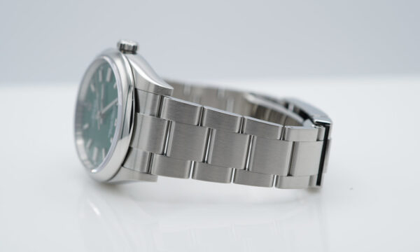 Rolex 126000 OYSTER PERPETUAL 36 GREEN DIAL 2023 WARRANTY FULL SET - Image 5