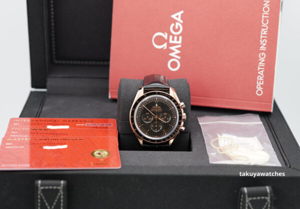 Omega SPEEDMASTER MOONWATCH 18K ROSE GOLD BLACK DIAL 2022 WARRANTY FULL SET - Image 2