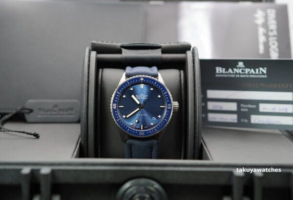 Blancpain FIFTY FATHOMS BATHYSCAPHE GREY CERAMIC BLUE DIAL BLUE BEZEL 2023 FULL SET - Image 2