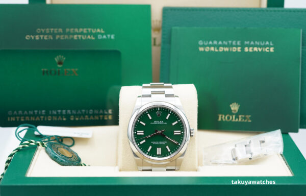 Rolex 124300 OYSTER PERPETUAL 41 GREEN DIAL 2021 WARRANTY COMPLETE SET - Image 2