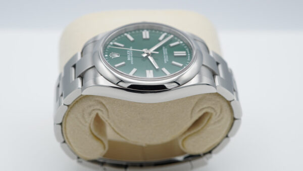 Rolex 124300 OYSTER PERPETUAL 41 GREEN DIAL 2021 WARRANTY COMPLETE SET - Image 4