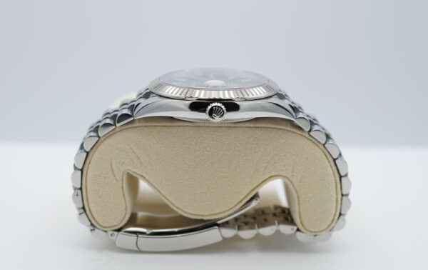 Rolex 126334 DATEJUST 41 FLUTED BEZEL BLUE STICK DIAL JUBILEE COMPLETE SET - Image 3