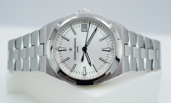 Vacheron CONSTANTIN OVERSEAS 4520V STAINLESS STEEL SILVER DIAL 2024 FULL SET - Image 10