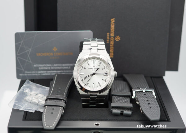 Vacheron CONSTANTIN OVERSEAS 4520V STAINLESS STEEL SILVER DIAL 2024 FULL SET - Image 2