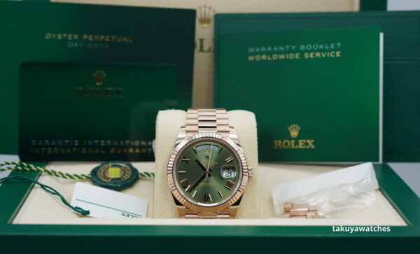 Rolex 228235 DAY DATE 40 18K ROSE GOLD OLIVE GREEN ROMAN DIAL 2023 COMPLETE SET - Image 2