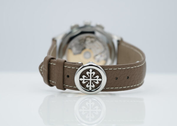 Patek PHILIPPE 5935A STAINLESS STEEL WORLD TIME CHRONOGRAPH SALMON DIAL 2023 FULL SET - Image 8