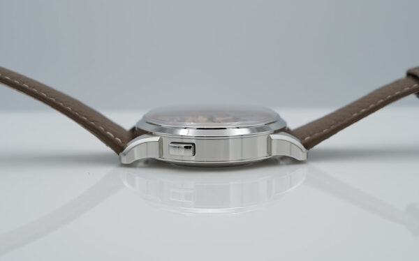 Patek PHILIPPE 5935A STAINLESS STEEL WORLD TIME CHRONOGRAPH SALMON DIAL 2023 FULL SET - Image 4