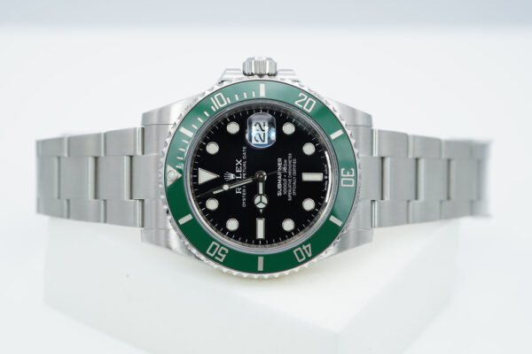 Rolex 126610LV SUBMARINER 41 GREEN MK1 BEZEL STARBUCKS 2022 WARRANTY FULL SET - Image 10