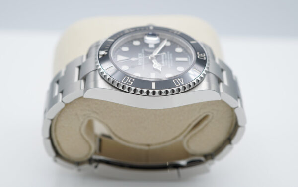 Rolex 126610LN SUBMARINER DATE 41 NEW MODEL 2022 WARRANTY COMPLETE SET - Image 4