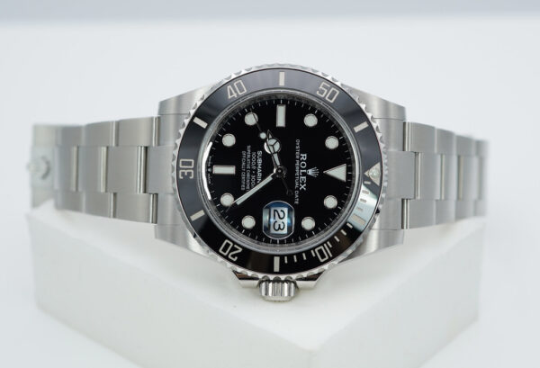 Rolex 126610LN SUBMARINER DATE 41 NEW MODEL 2022 WARRANTY COMPLETE SET - Image 9