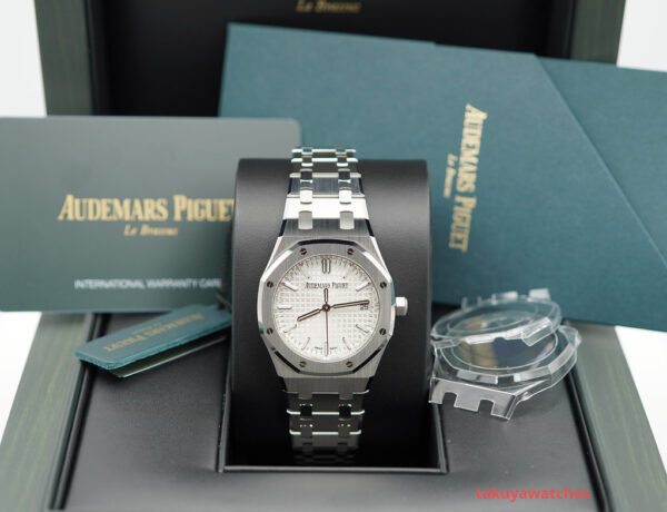 BRAND NEW Audemars PIGUET ROYAL OAK 77450ST WHITE DIAL 34MM 2024 COMPLETE SET - Image 2