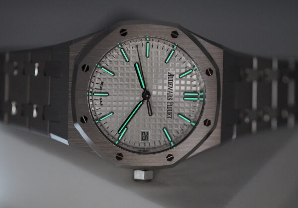 BRAND NEW Audemars PIGUET ROYAL OAK 77450ST WHITE DIAL 34MM 2024 COMPLETE SET - Image 11