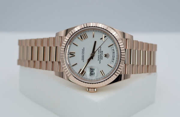 Rolex 228235 DAY DATE 40 18K ROSE GOLD WHITE ROMAN DIAL 2023 WARRANTY FULL SET - Image 9
