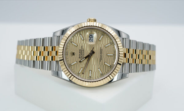 Rolex 126333 DATEJUST 41 GOLD STEEL CHAMPAGNE MOTIF DIAL JUBILEE 2023 FULL SET - Image 10