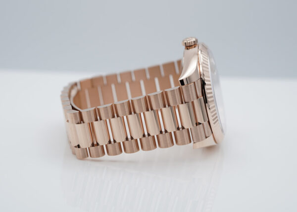 Rolex 228235 DAY DATE 40 18K ROSE GOLD WHITE ROMAN DIAL 2023 WARRANTY FULL SET - Image 6