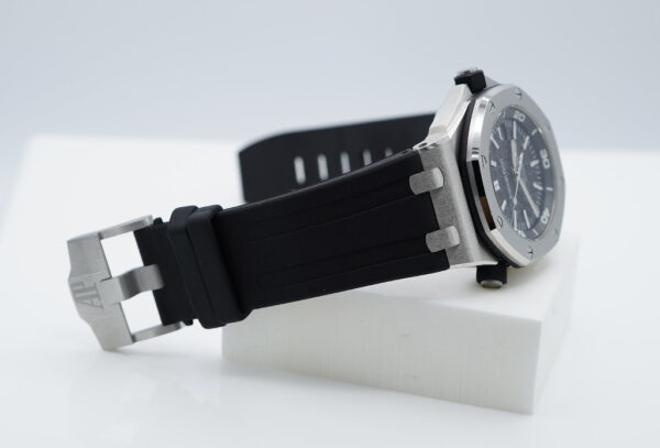 Audemars PIGUET ROYAL OAK OFFSHORE DIVER 15703ST AP SERVICED 2022 FULL SET - Image 6