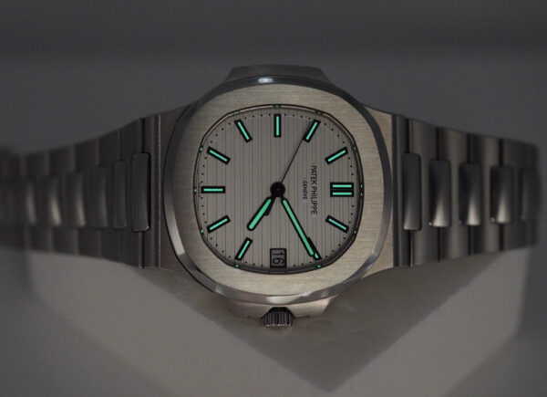 Patek PHILIPPE 5711 NAUTILUS STEEL WHITE DIAL 330 MOVEMENT 2019 FULL SET - Image 12