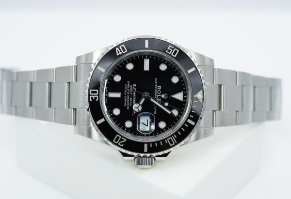 Rolex 126610LN SUBMARINER DATE 41 NEW MODEL 2022 WARRANTY COMPLETE SET - Image 9