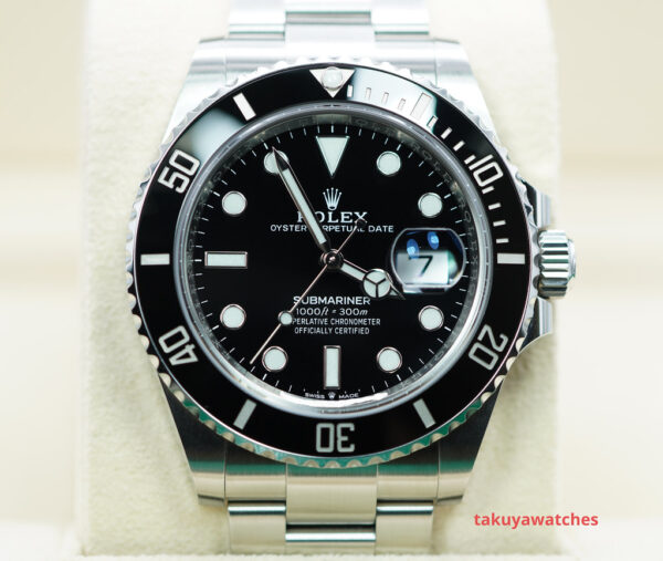 Rolex 126610LN SUBMARINER DATE 41 NEW MODEL 2022 WARRANTY COMPLETE SET