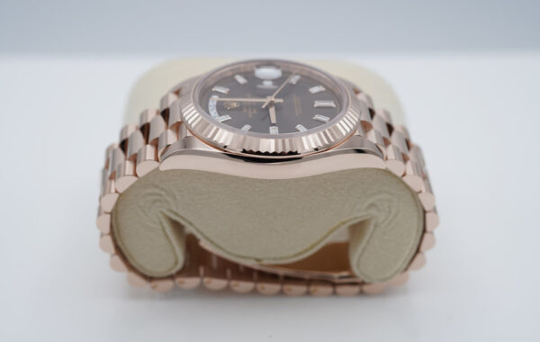 Rolex 228235 DAY DATE 40 ROSE GOLD CHOCOLATE BAGUETTE DIAMOND DIAL 2023 FULL SET - Image 4