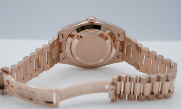 BRAND NEW Rolex 228235 DAY DATE 40 ROSE GOLD OLIVE GREEN ROMAN DIAL 2023 COMPLETE SET - Image 8