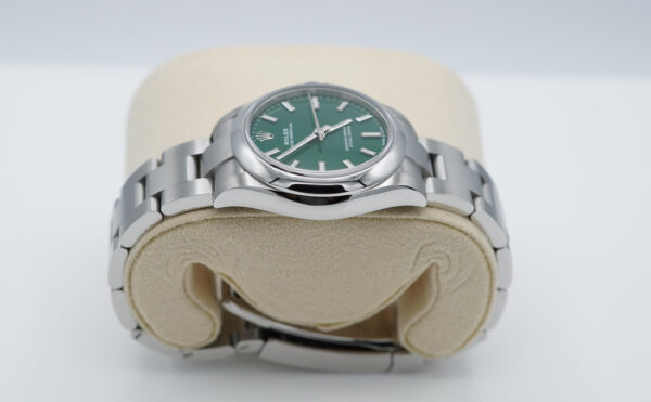 Rolex 277200 OYSTER PERPETUAL 31MM GREEN DIAL 2021 WARRANTY FULL SET - Image 4