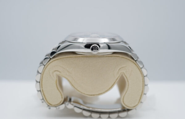 Rolex 228206 DAY DATE 40 PLATINUM ICE BLUE QUADRANT ROMAN DIAL COMPLETE SET - Image 3