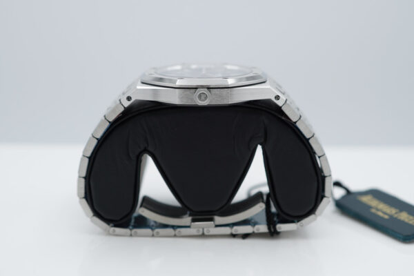 BRAND NEW Audemars PIGUET ROYAL OAK JUMBO 16202ST BLUE DIAL 2024 COMPLETE SET - Image 3