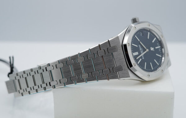 BRAND NEW Audemars PIGUET ROYAL OAK JUMBO 16202ST BLUE DIAL 2024 COMPLETE SET - Image 6