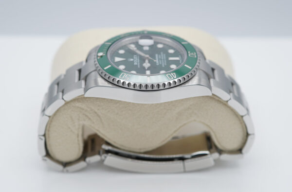 Rolex 116610LV SUBMARINER HULK GREEN DIAL GREEN BEZEL 40MM COMPLETE SET - Image 4