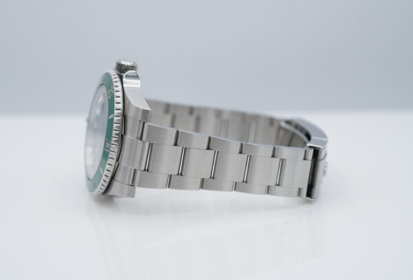 Rolex 116610LV SUBMARINER HULK GREEN DIAL GREEN BEZEL 40MM COMPLETE SET - Image 5