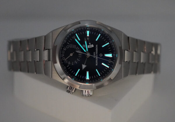 Vacheron CONSTANTIN OVERSEAS DUAL TIME 7900V BLUE DIAL 2021 WARRANTY FULL SET - Image 12