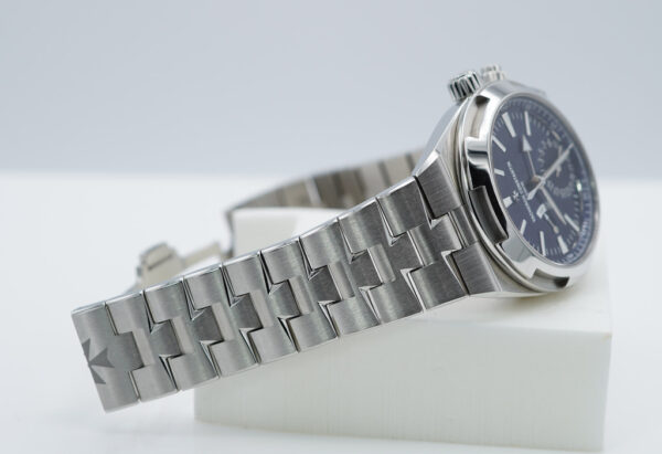 Vacheron CONSTANTIN OVERSEAS DUAL TIME 7900V BLUE DIAL 2021 WARRANTY FULL SET - Image 6