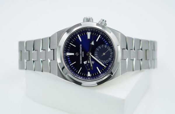 Vacheron CONSTANTIN OVERSEAS DUAL TIME 7900V BLUE DIAL 2021 WARRANTY FULL SET - Image 11