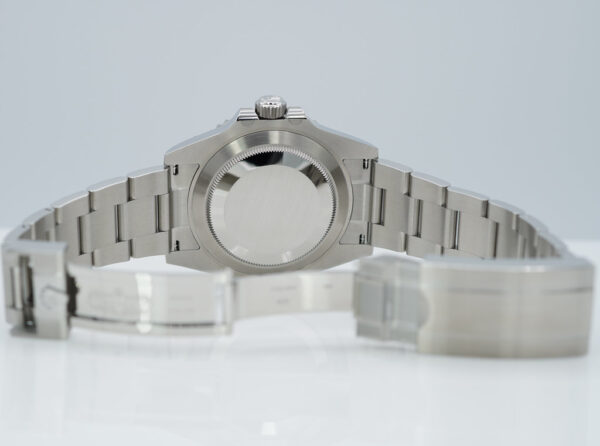 BRAND NEW Rolex 124060 SUBMARINER NO DATE 41MM 2023 WARRANTY COMPLETE SET - Image 8