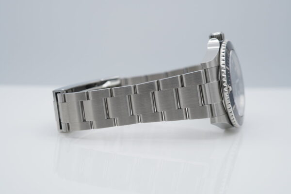 BRAND NEW Rolex 124060 SUBMARINER NO DATE 41MM 2023 WARRANTY COMPLETE SET - Image 6