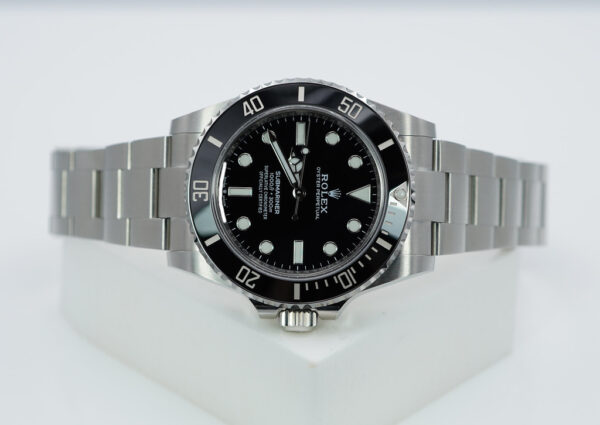 BRAND NEW Rolex 124060 SUBMARINER NO DATE 41MM 2023 WARRANTY COMPLETE SET - Image 9