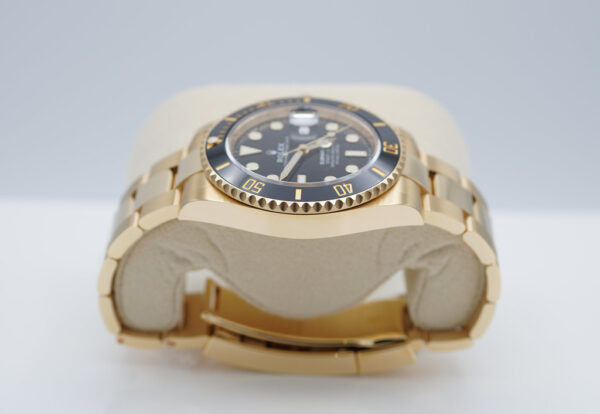 Rolex 126618LN SUBMARINER 41 YELLOW GOLD BLACK DIAL 2023 WARRANTY FULL SET - Image 4