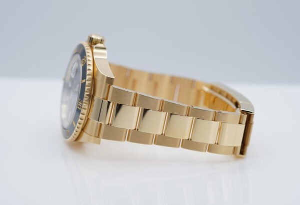 Rolex 126618LN SUBMARINER 41 YELLOW GOLD BLACK DIAL 2023 WARRANTY FULL SET - Image 5