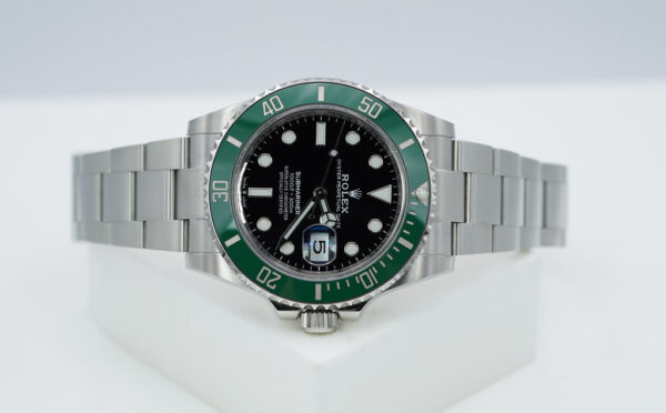 Rolex 126610LV SUBMARINER 41 GREEN MK1 BEZEL STARBUCKS 2022 WARRANTY FULL SET - Image 9
