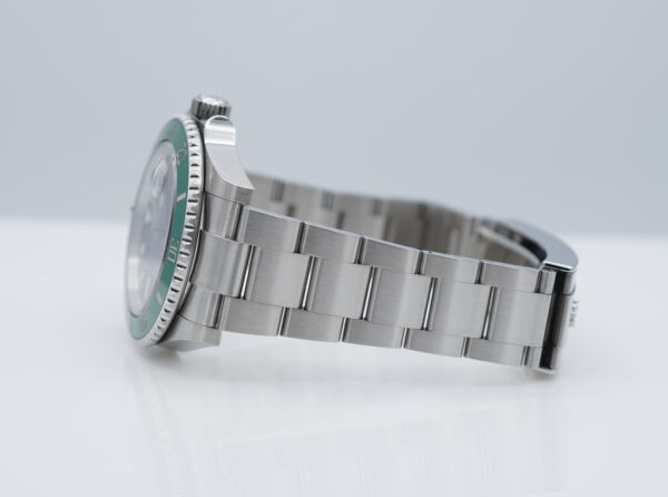 Rolex 126610LV SUBMARINER 41 GREEN MK1 BEZEL STARBUCKS 2022 WARRANTY FULL SET - Image 5