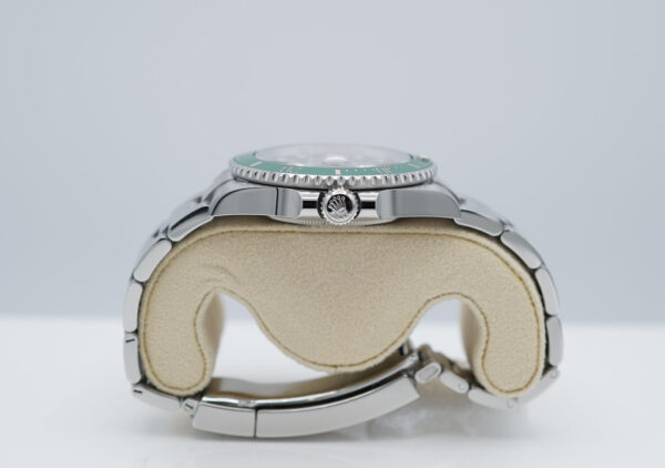 Rolex 126610LV SUBMARINER 41 GREEN MK1 BEZEL STARBUCKS 2022 WARRANTY FULL SET - Image 3