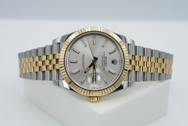 Rolex 126333 DATEJUST 41 YELLOW GOLD STEEL SILVER DIAL JUBILEE 2022 WARRANTY - Image 9