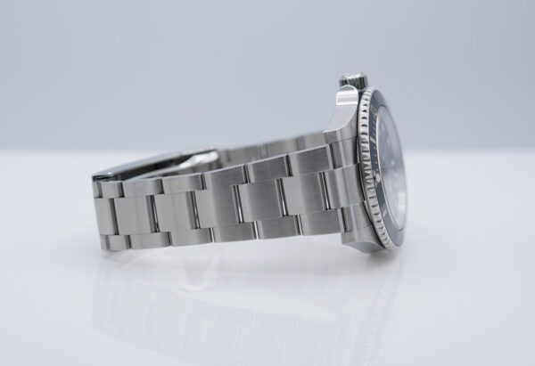 Rolex 124060 SUBMARINER NO DATE 41MM 2021 WARRANTY COMPLETE SET - Image 6
