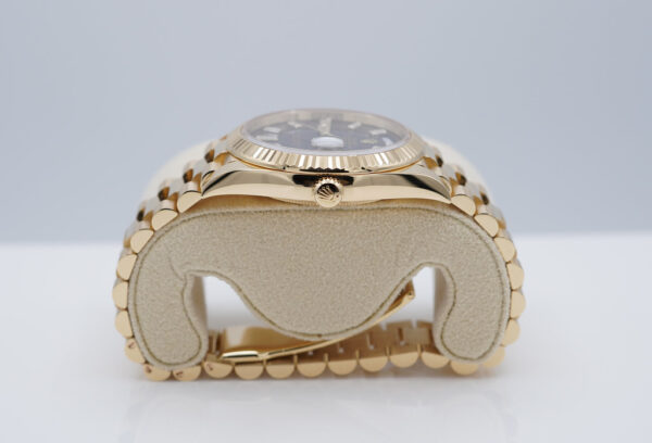 Rolex 228238 DAY DATE 40 YELLOW GOLD BLACK BAGUETTE DIAMOND DIAL 2023 FULL SET - Image 3