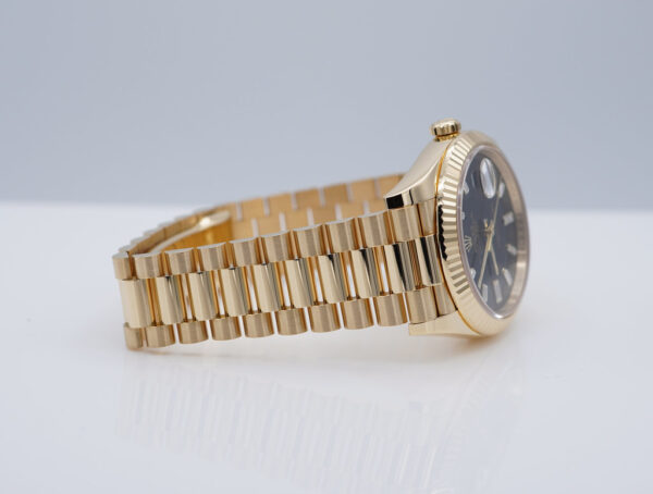 Rolex 228238 DAY DATE 40 YELLOW GOLD BLACK BAGUETTE DIAMOND DIAL 2023 FULL SET - Image 6