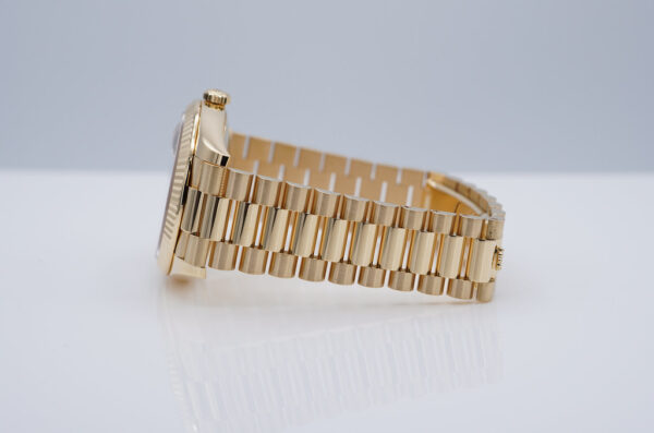Rolex 228238 DAY DATE 40 YELLOW GOLD BLACK BAGUETTE DIAMOND DIAL 2023 FULL SET - Image 5