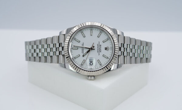 Rolex 126334 DATEJUST 41 FLUTED BEZEL WHITE STICK DIAL JUBILEE BAND FULL SET - Image 9